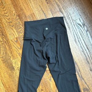 Lululemon align leggings 23”. Slight balling on right side of pant